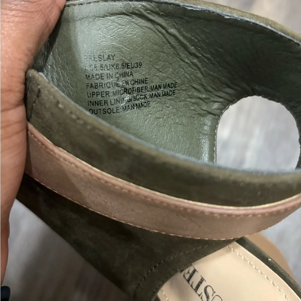 JustFab Olive Green Peep Toe Block Heel Booties – Size 8.5